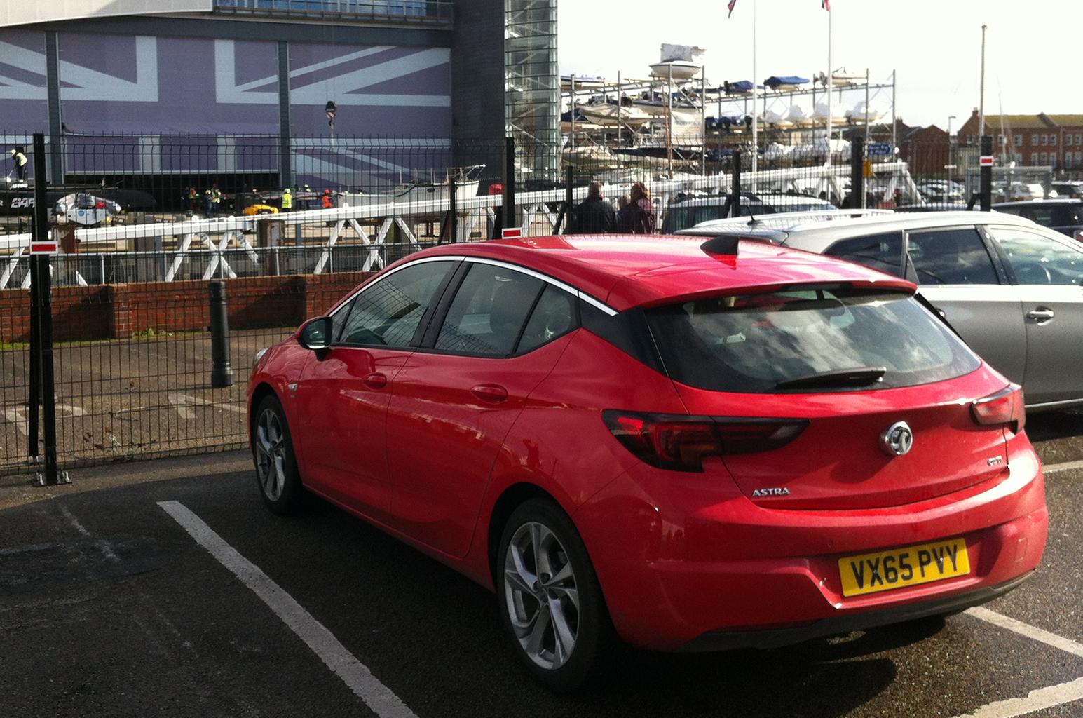 Front and rear parking sensors (£465) Front and rear parking sensors (£465)