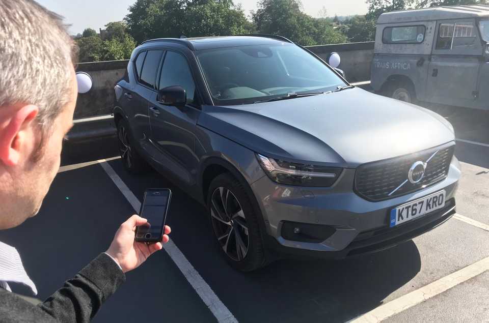 Long-term Volvo XC40 being controlled by iPhone app Long-term Volvo XC40 being controlled by iPhone app